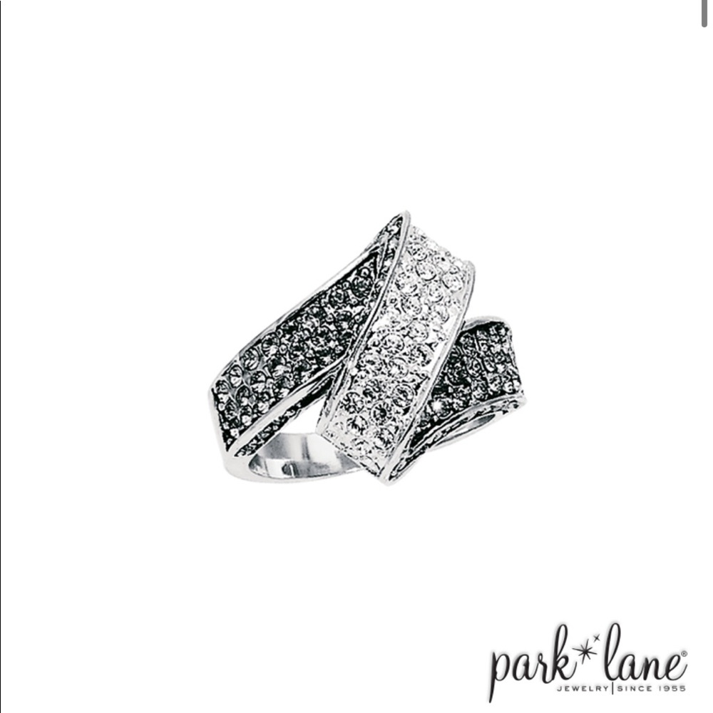Park Lane Empress ring. Newly retired. Size 6.